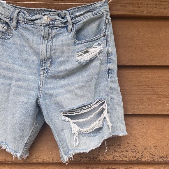American Eagle Womens Skater Shorts Size 8 Light Wash Distressed Denim Ripped De - Picture 5 of 9